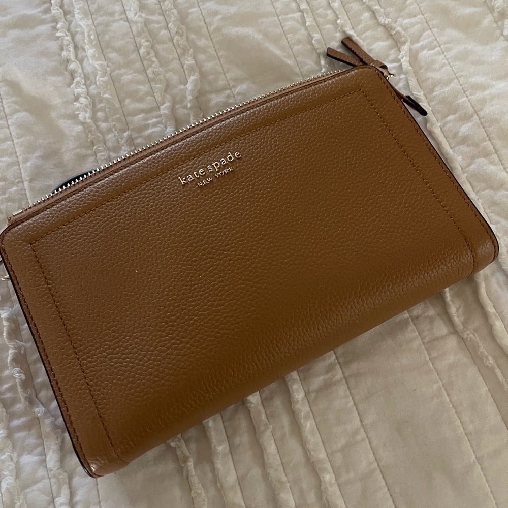 Perfect condition Kate Spade Knott small crossbody